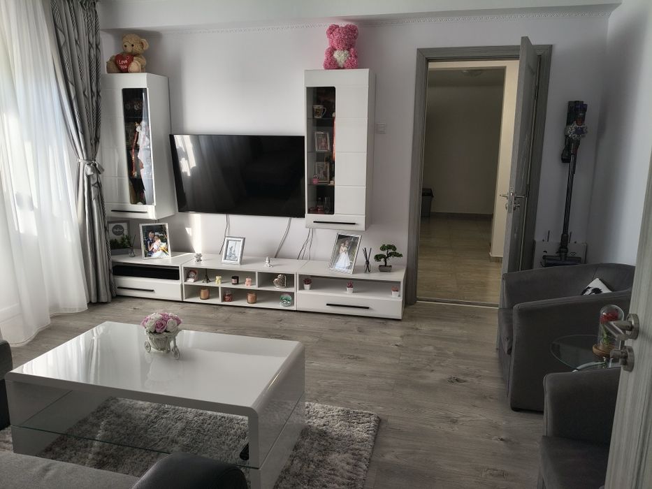 Vând apartament în Cefa