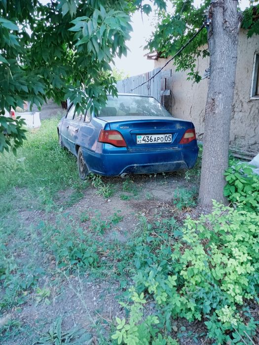 Продам машину нексию