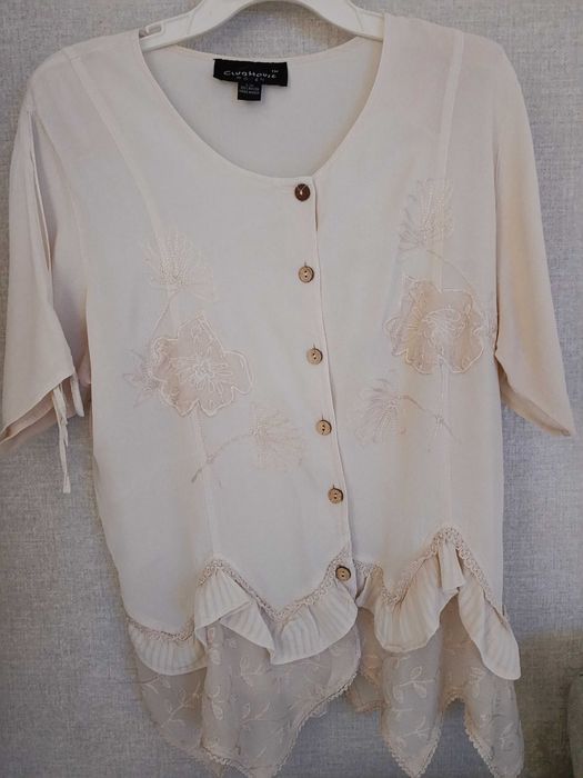 Элегантный очень красивый костюм