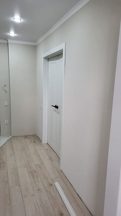 Шпаклёвка и поклейка обоев