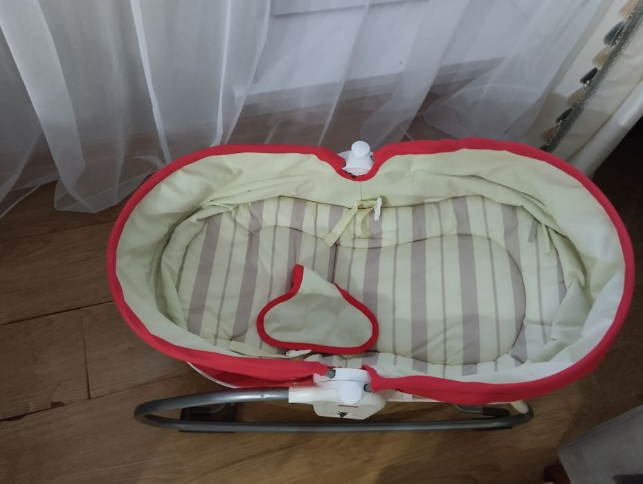 Шезлонг для новорожденных