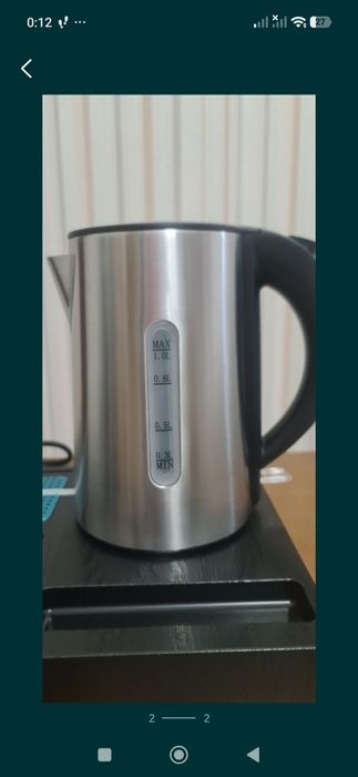 Продам электрический чайник с подносом