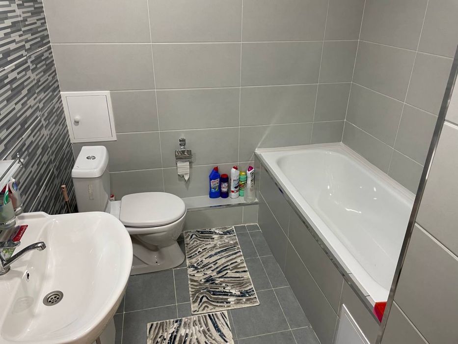 Bez makler ikki xonali kvartira ijaraga beriladi hamma sharoitlari bor