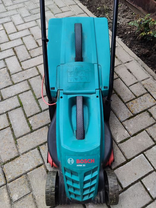 Masina tuns iarba Bosch Arm32