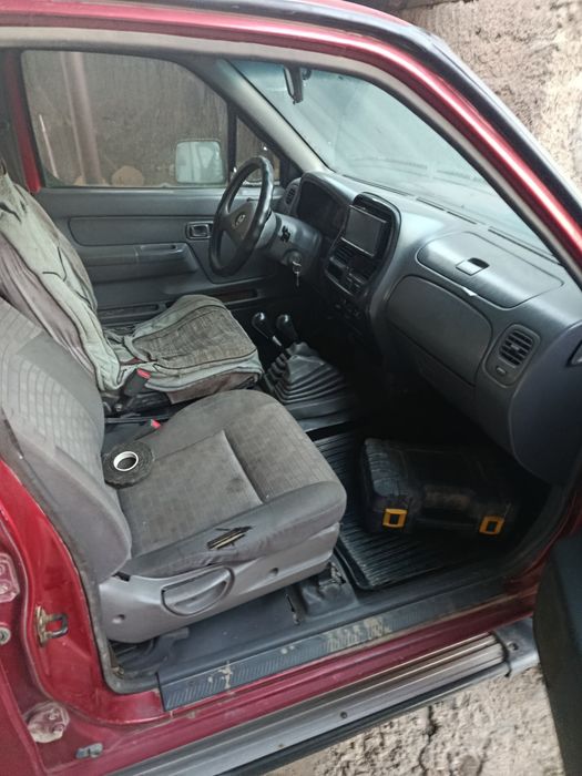 Nissan pickup 2003
