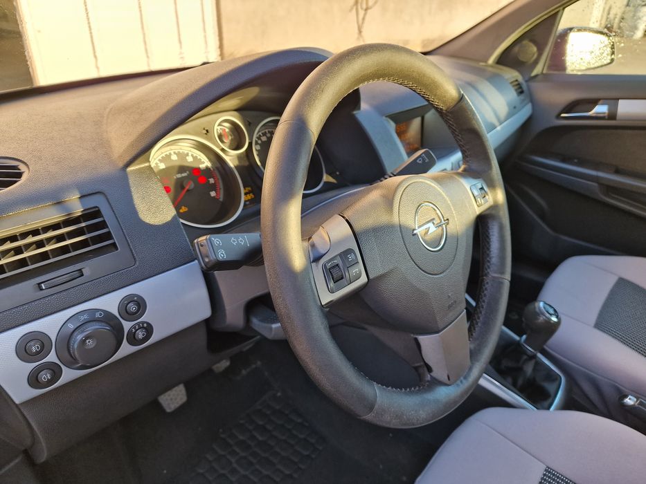 OPEL Astra 2005 — imagine 5