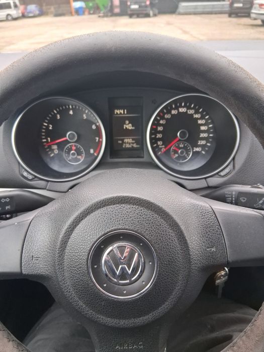 VOLKSWAGEN Golf 2012 — imagine 4