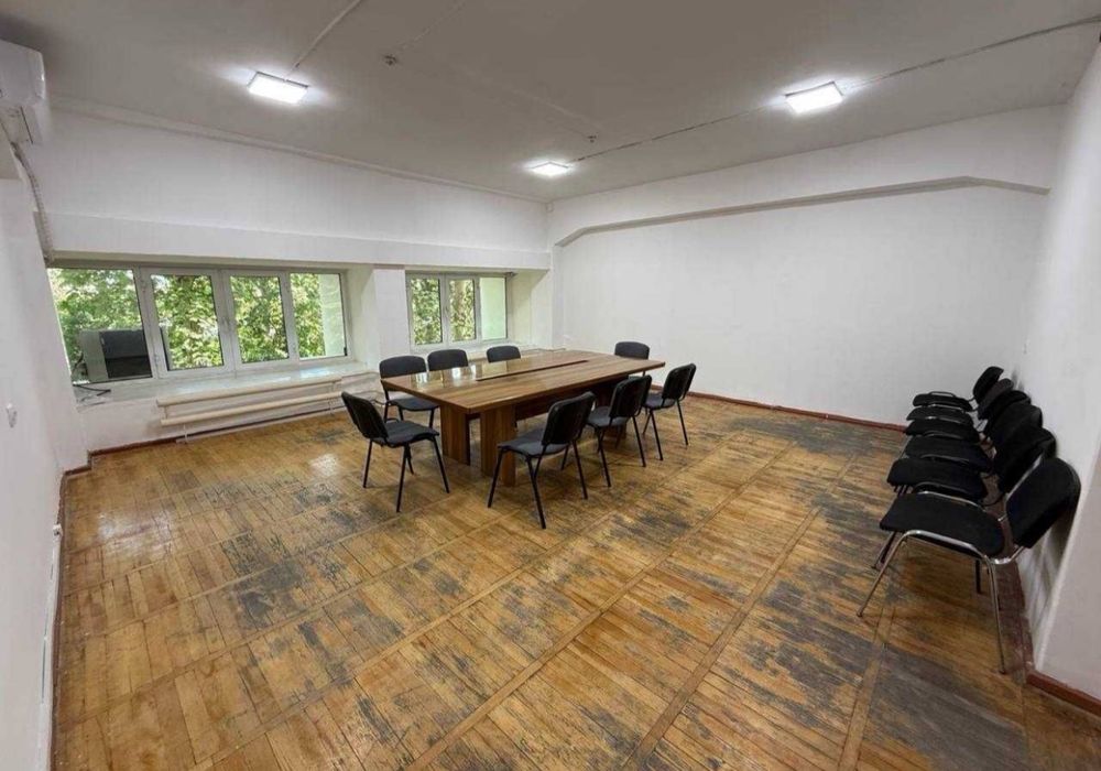 Офисы недолеко от Алайского в мунуте Ходьбы от Метро