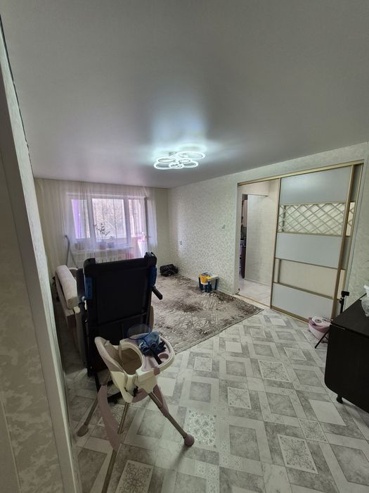 Продам 3 комнытый квартира