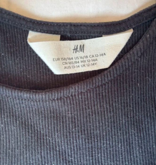 Черен рипсен потник H&M с къдрици