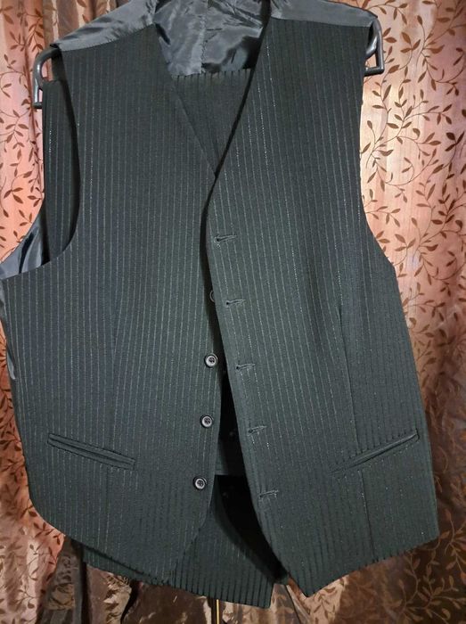 Costum ceremonie Emil Style  negru cu dungi negre si fir argintiu