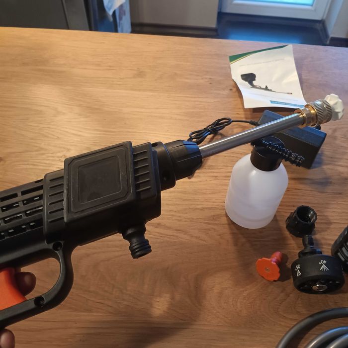 НОВА! Безжична акумулаторна водоструйка 90 bar с 6-в-1 дюза, 5м маркуч