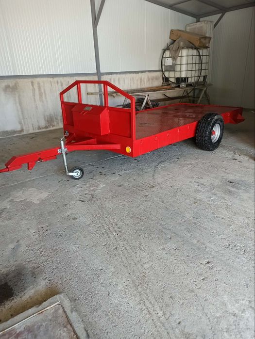 Продава се платформа