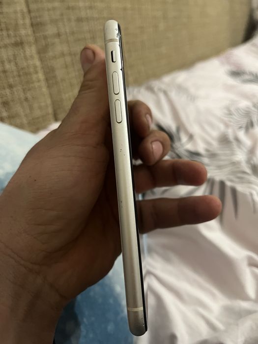 Продам Айфон 11 64гб