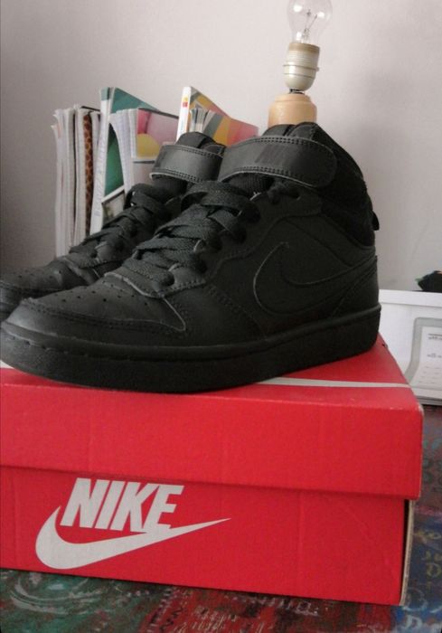 Vând Nike  Court BORUGH MID 2 UNISEX