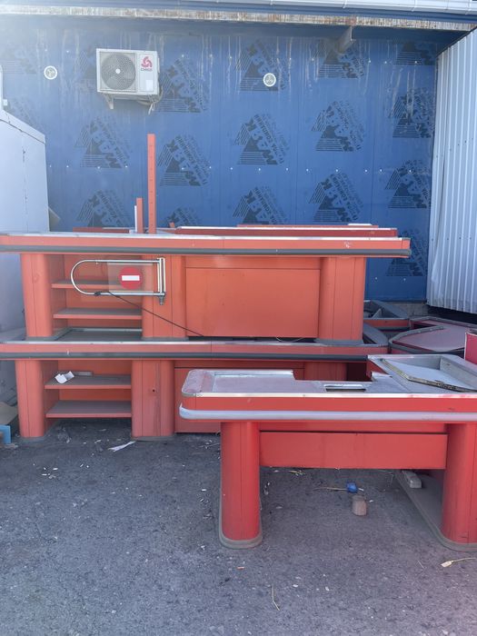 Продается Кассовый бокс (стол). Торг уместен.