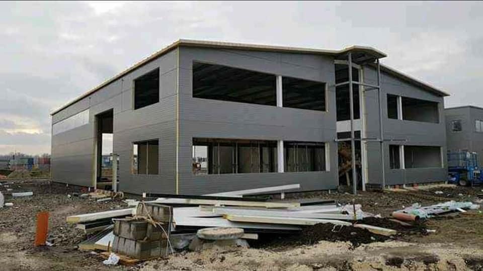 Vand hala metalica 10m x 18m complect la cheie