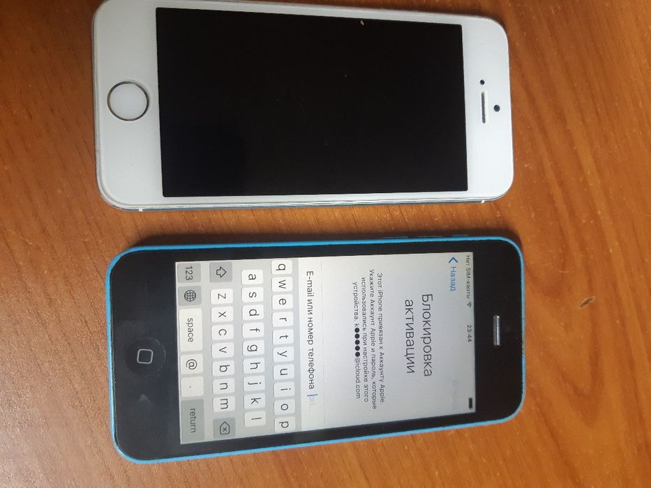 Продам Apple 5с на з/ч