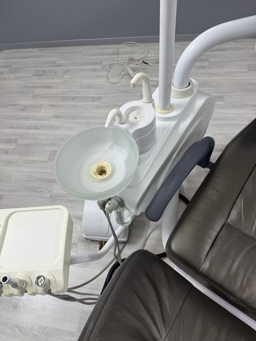 Стоматологическое кресло