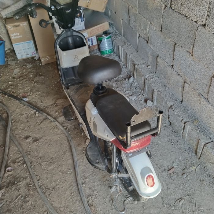 Скутер продам х5 аманат
