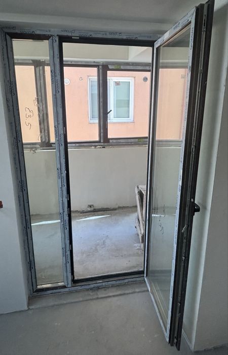 ușă balcon pvc gealan nuc 115x214 cm, tripan, 6 camere – ca nouă