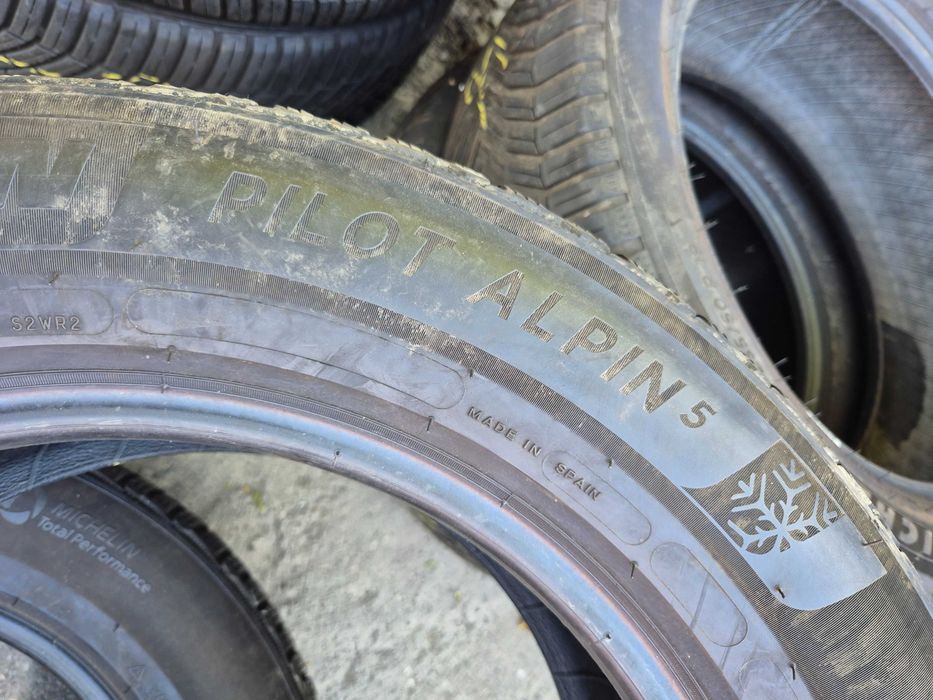 2 Anvelope de IARNA - 235/55/17 103V XL - Michelin Pilot Alpin 5 - CA NOI - DOT 2022 !