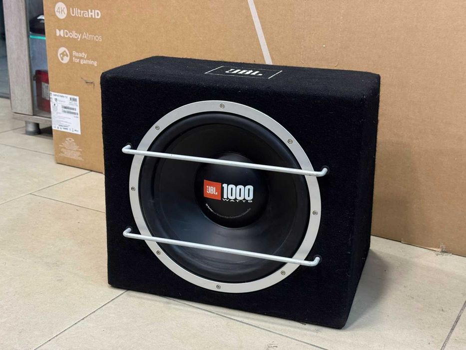 Бас каса JBL CS1204B