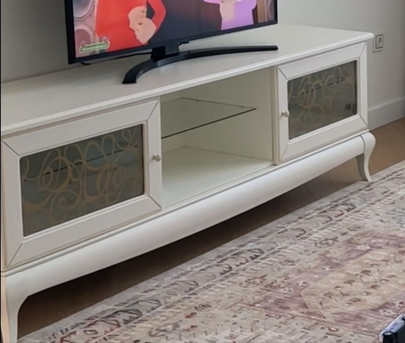 Продам тумбу под ТВ