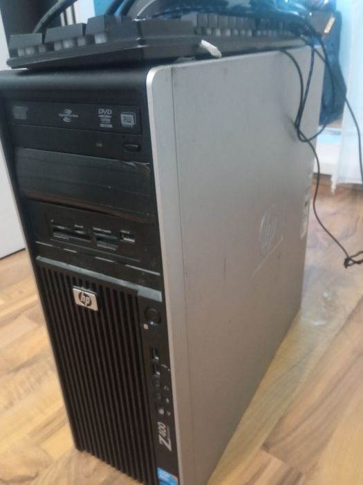 PC complet WorkStation HP Z400 + monitor 21 inchi