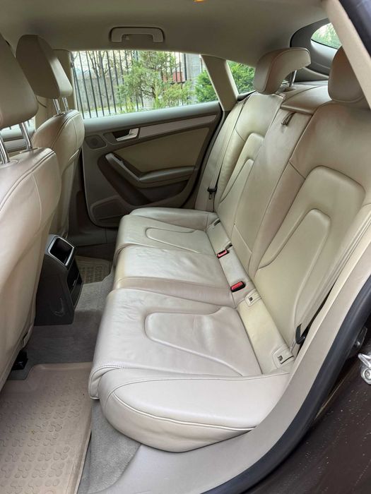 Audi A5 Sportback 2.0 TDI 2011 143 cp masina de familie