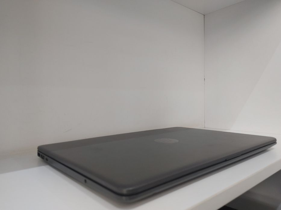 Hp ryzen 3 5425U 8GB 256GB