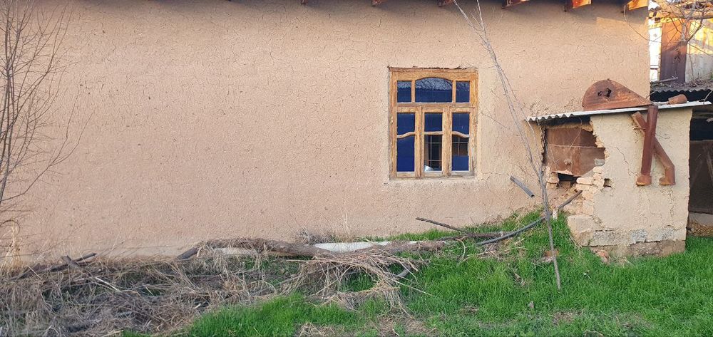 8sotixli yer uchastka sotiladi