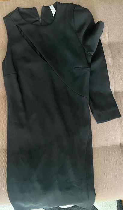 Стилни рокли Mango и H&M