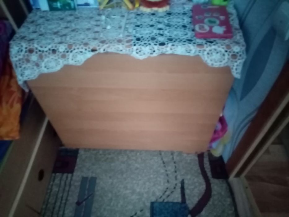 Продам стол тумбу