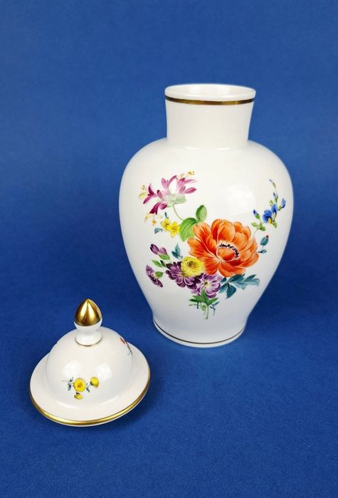 Ваза Meissen
Цена: 240 лв. / 122,71 €