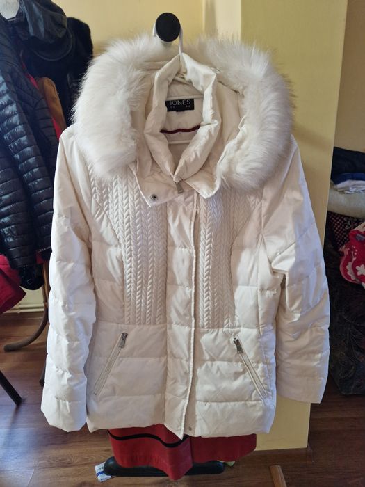 Geaca alba dama , bust 120 , pret 250 lei