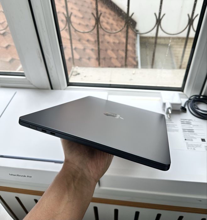 MacBook Air M2 Midnight 15-inch 8/256GB