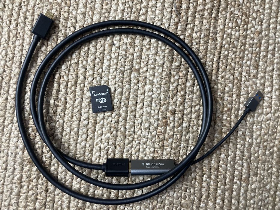 Aparat Foto Nikon D3000 + Obiectiv 18-55mm + Baterie + Încărcător