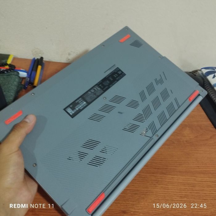 Asus vivobook uncha ishlatilmagan disayn yangiday