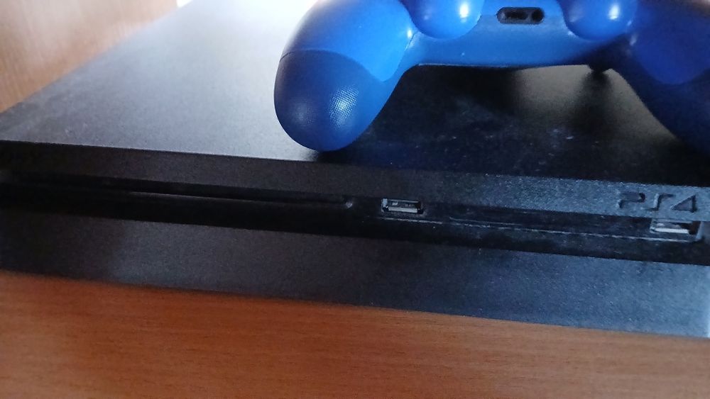 Продам плистэшн 4