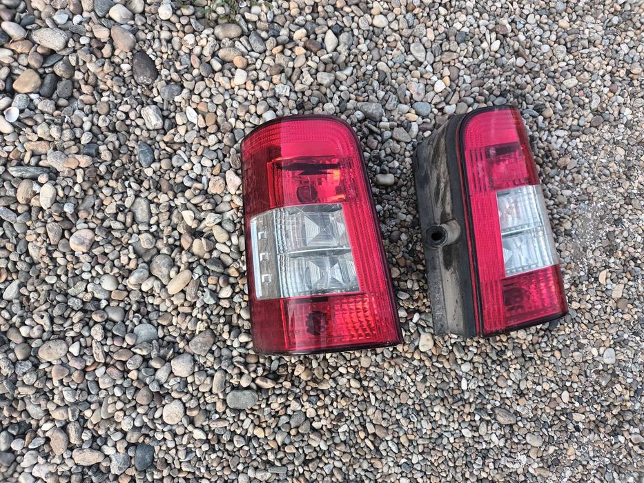 Ляв и десен стоп за ситроен берлинго пежо партнер CITROEN BERLINGO