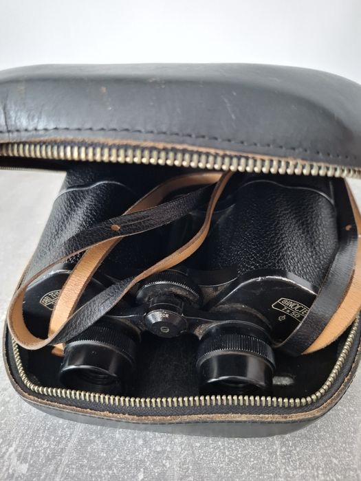 Carl Zeiss Jena 7x50 DDR – colimat, mecanic foarte bun, geantă originală