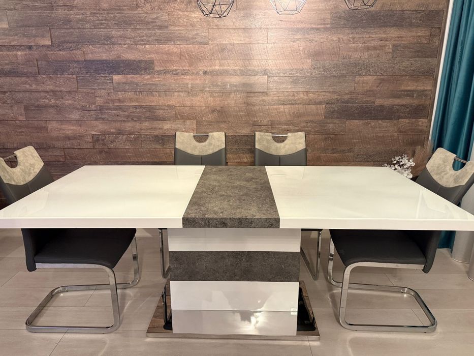 Masa dining cu scaune