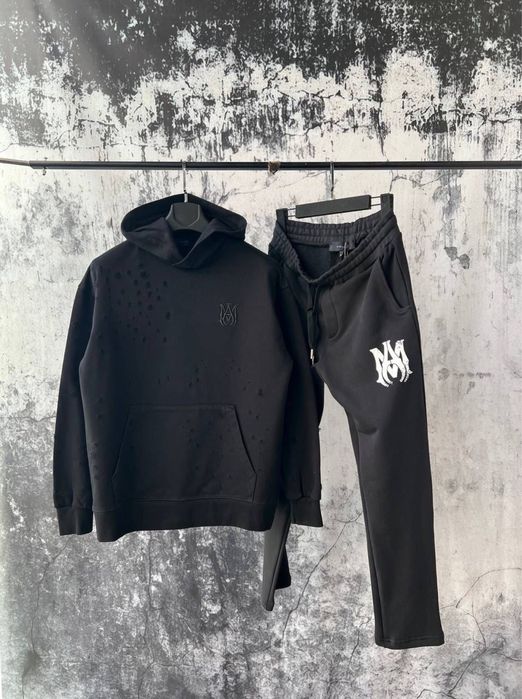 Trening barbati am negru