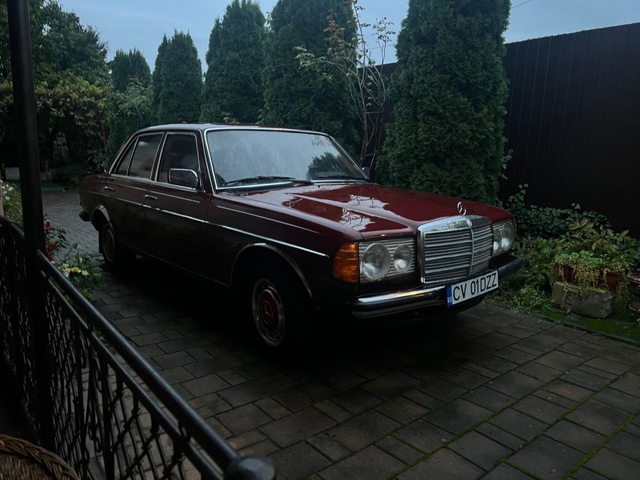 Mercedes W123 240D