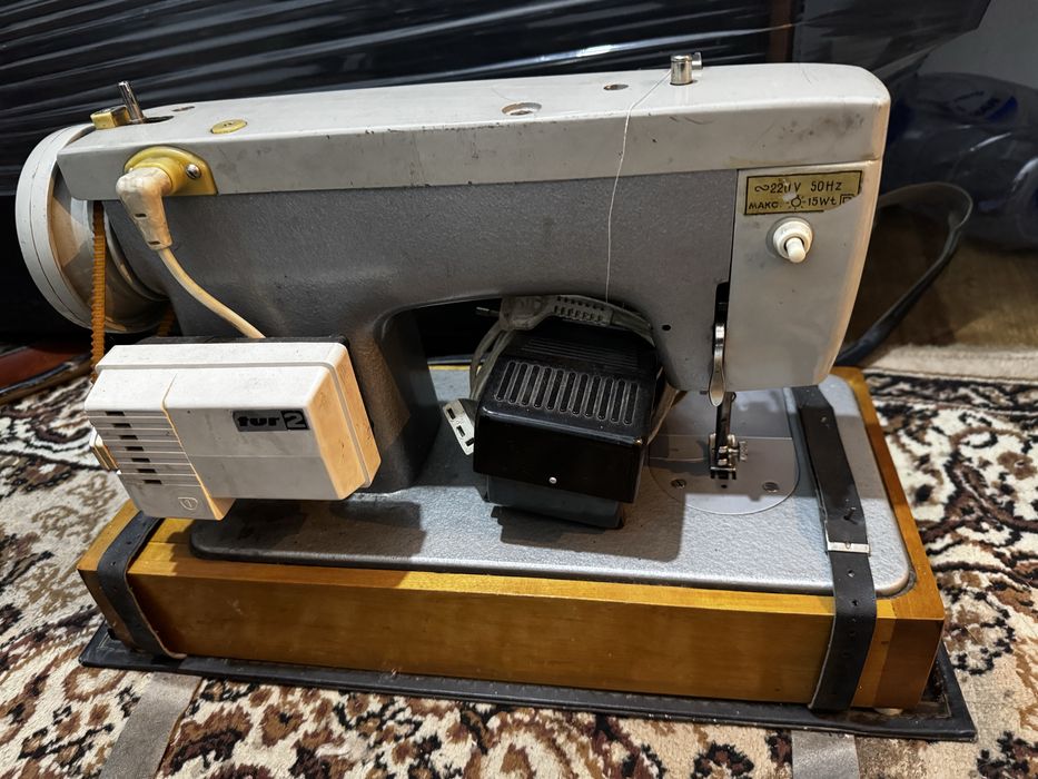 Продам швейную машинку срочно