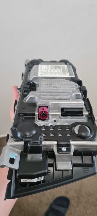 Екран/Жабка/Пепелник/кознола-бутони/задна конзола клим. BMW f01