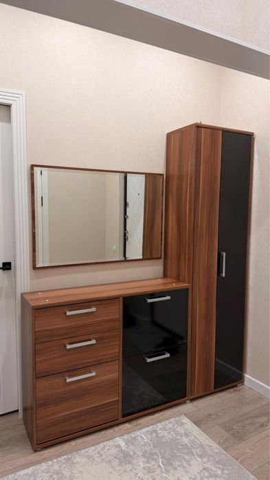 Прихожка б/у.                .                               .