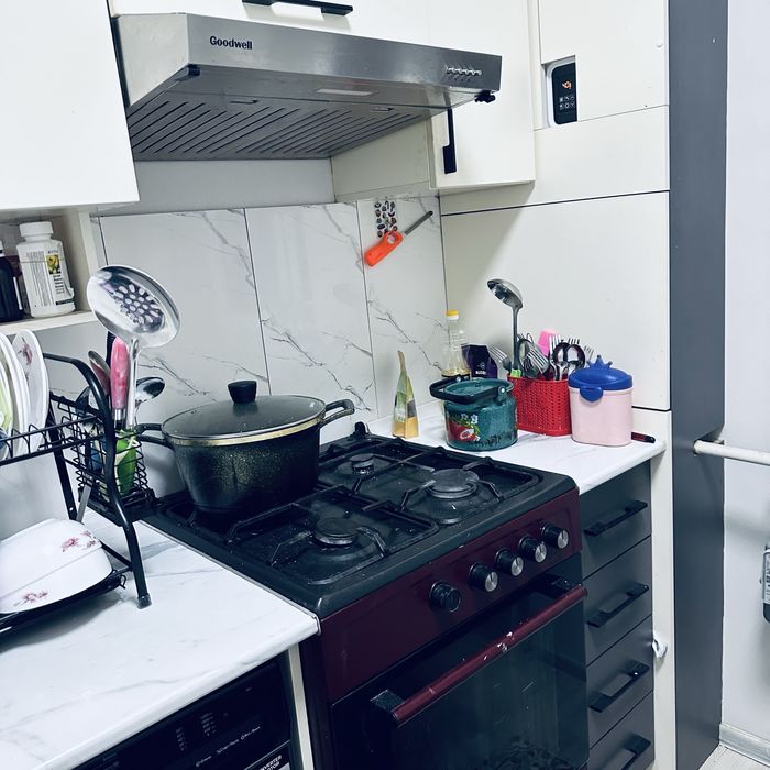 Bez makler 2 xona 42 kv navastiroyka 5 etajkali donmi 2 chi etaji