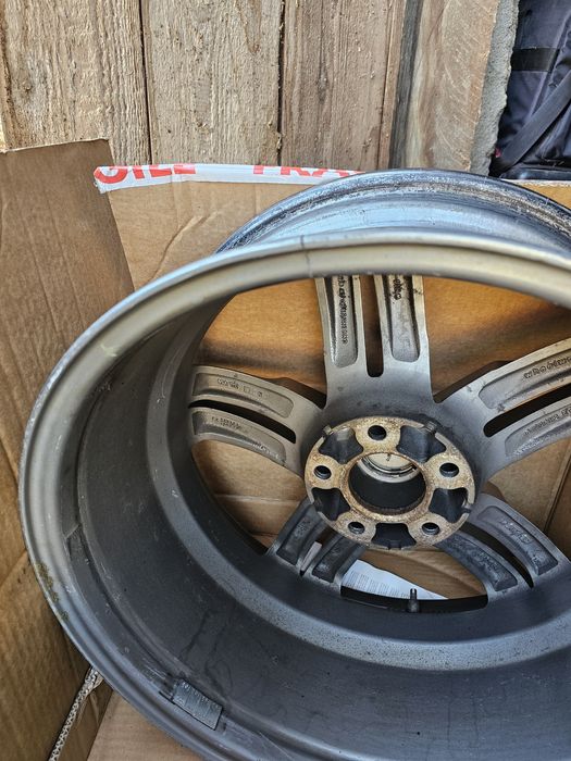 Jante audi R18 2 din ele sunt crapate